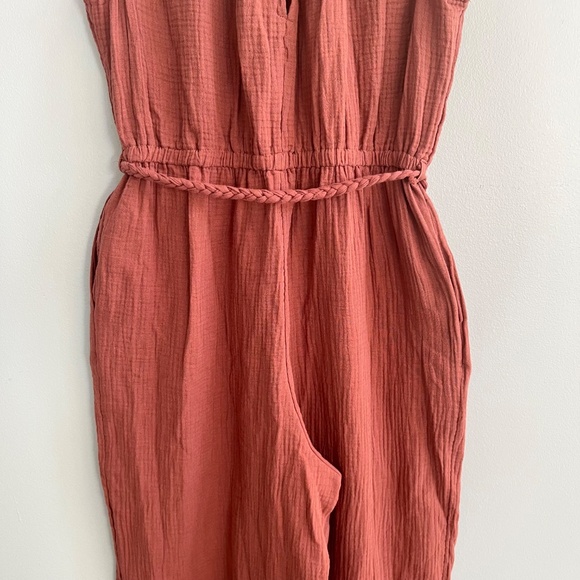 Universal Thread Women’s Gauzy Pull-on Sleeveless Jumpsuit Size Small Belted - Picture 8 of 8